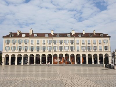 LES PIERREUX DE L'ILE DE FRANCE SN