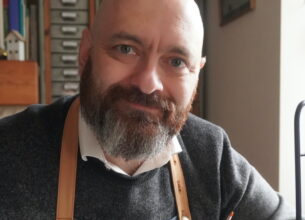 Fabien Pandraud, enlumineur, est lauréat national du Concours Ateliers d’Art de France