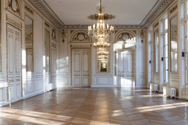 Baguès Paris - Bronzes de France, restauration de l’hôtel de l’Intendance de la Généralité d’Amiens